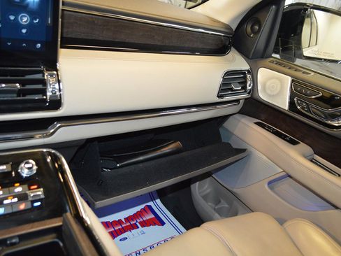 Used 2023 Lincoln Navigator L Reserve image 22