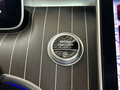 Used 2025 Mercedes-Benz C 300 4MATIC Sedan image 53