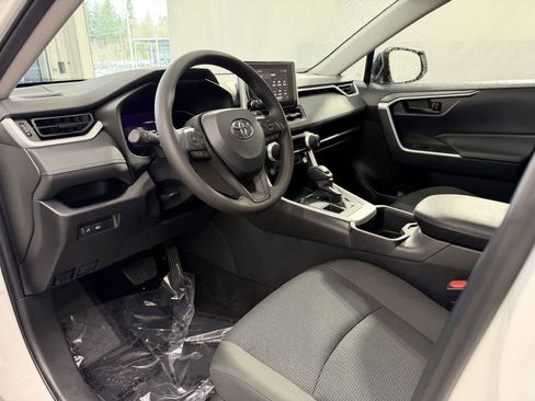 Used 2024 Toyota RAV4 LE image 9