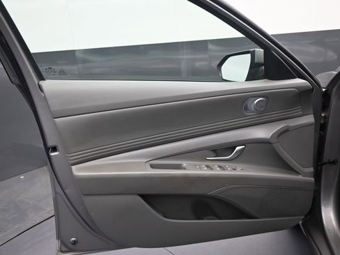Used 2023 Hyundai Elantra SEL w/ Convenience Package FWD image 11