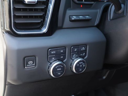 Used 2025 GMC Sierra 2500 Denali Ultimate AWD/4WD image 14