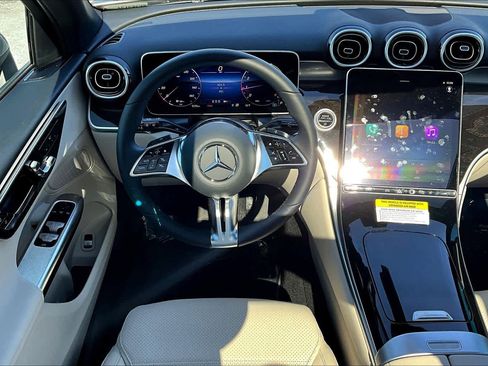 Used 2025 Mercedes-Benz GLC 300 GLC 300 image 6