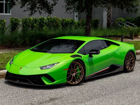 Used 2018 Lamborghini Huracan Performante AWD/4WD image 37