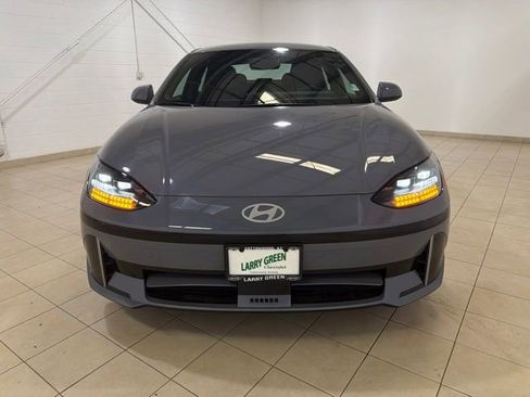 Used 2025 Hyundai Ioniq 6 SE AWD/4WD image 9