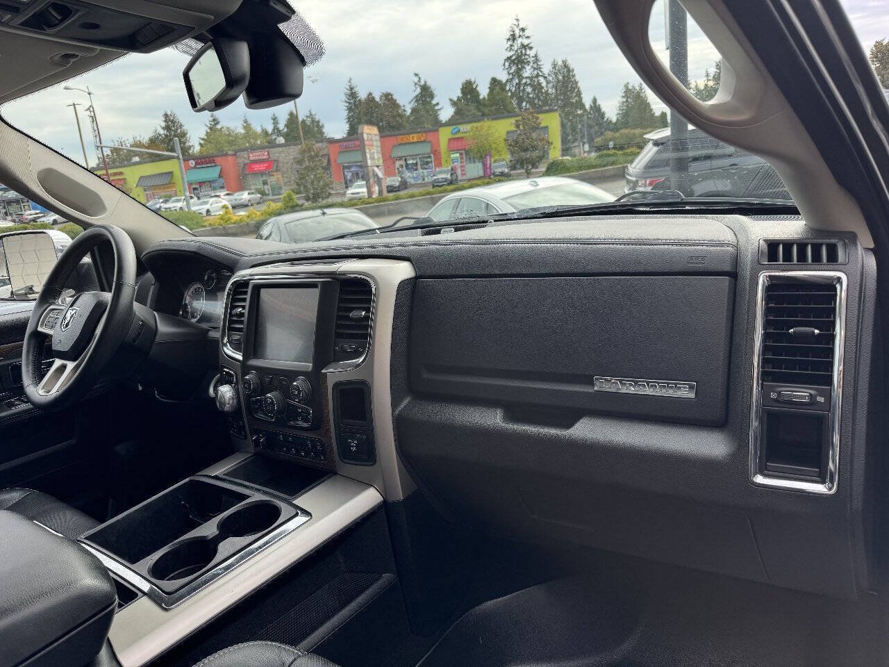Used 2015 RAM 1500 Laramie AWD/4WD image 17