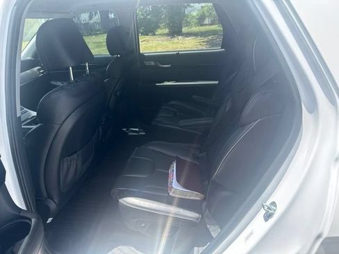 Used 2022 Hyundai Palisade Limited FWD image 12
