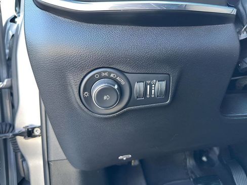 Used 2023 Jeep Compass High Altitude AWD/4WD image 18