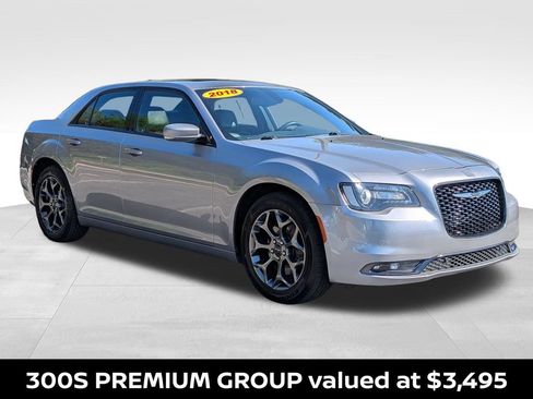 Used 2018 Chrysler 300 S w/ 300S Premium Group AWD/4WD image 4