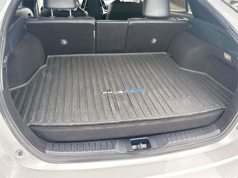 Used 2017 Toyota Prius Prime Premium image 7