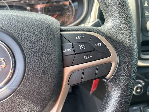 Used 2015 Jeep Cherokee Sport w/ Sport Appearance Group AWD/4WD image 20