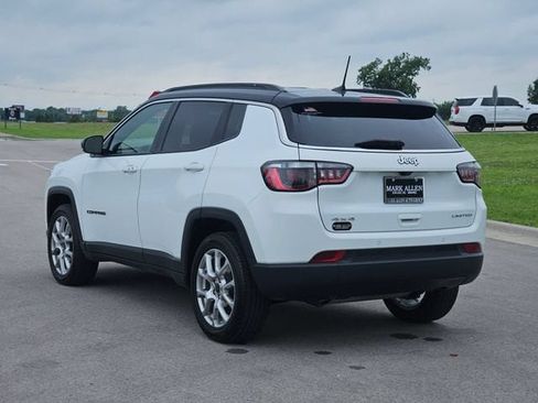 Used 2025 Jeep Compass Limited AWD/4WD image 5