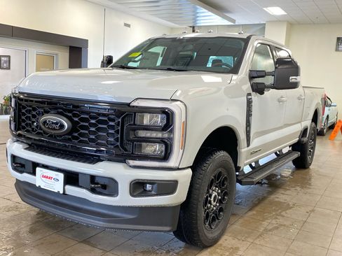 New 2026 Ford F250 Lariat w/ Black Appearance Package AWD/4WD image 4