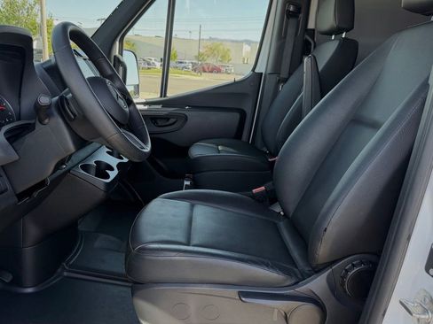 Used 2025 Mercedes-Benz Sprinter 2500 image 21