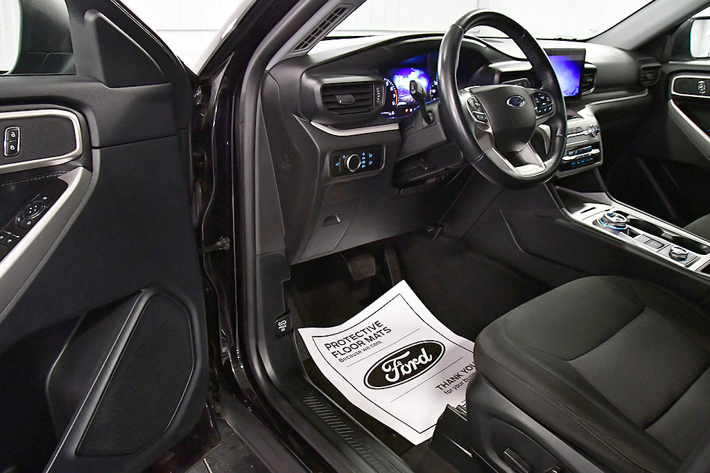 Used 2023 Ford Explorer XLT AWD/4WD image 15