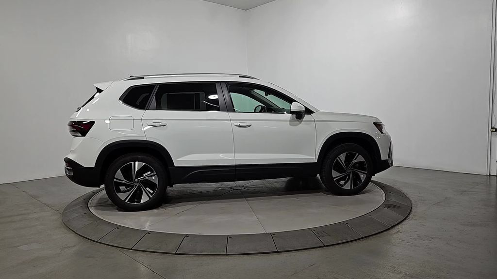 New 2026 Volkswagen Taos SE AWD/4WD image 6