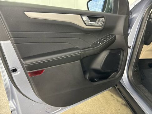 Used 2022 Ford Escape SEL image 19