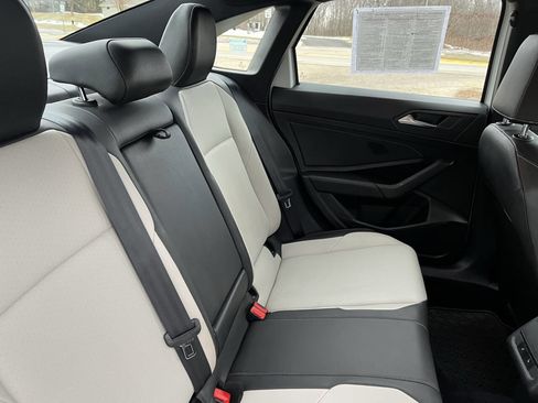 Used 2020 Volkswagen Jetta R-Line w/ R-Line Cold Weather Package image 32