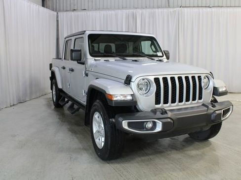 Used 2022 Jeep Gladiator Sport AWD/4WD image 36