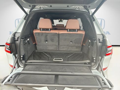 Used 2025 BMW X7 xDrive40i w/ M Sport Package image 27