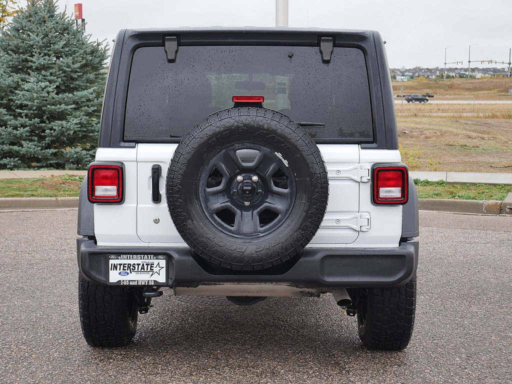 Used 2018 Jeep Wrangler Unlimited Sport AWD/4WD image 4