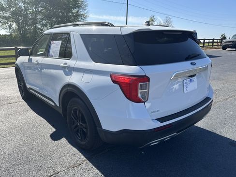 Certified 2023 Ford Explorer XLT w/ Equipment Group 202A RWD image 7