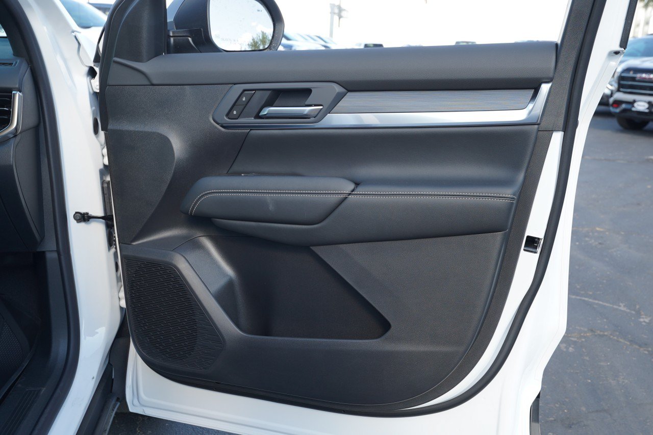 New 2027 GMC Terrain Elevation w/ Elevation Premium Package FWD image 27