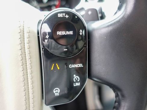 Used 2019 Land Rover Range Rover HSE image 14