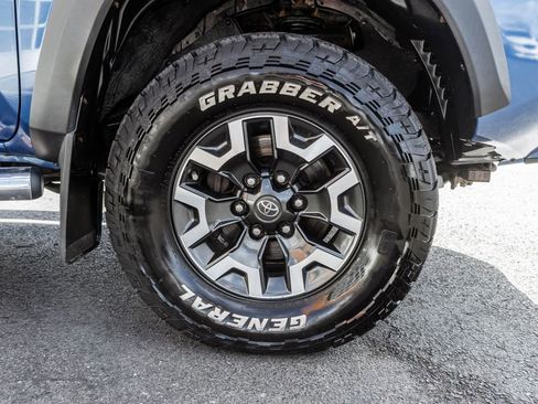 Used 2018 Toyota Tacoma TRD Off-Road image 5