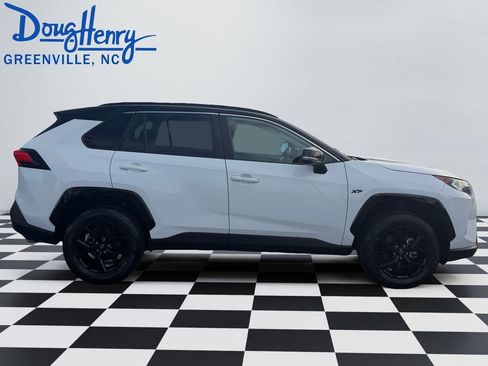 Used 2021 Toyota RAV4 XLE w/ Convenience Package image 6