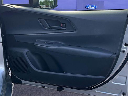 Used 2024 Toyota Prius LE AWD/4WD image 28