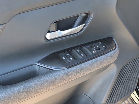 New 2026 Nissan Kicks SV image 16