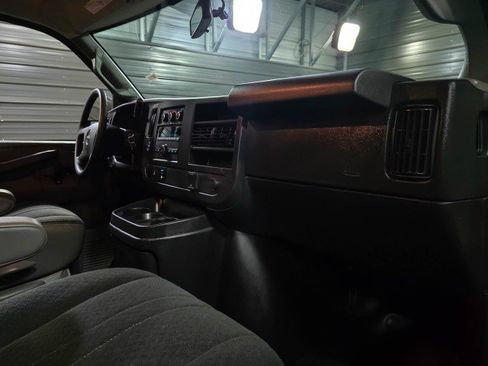 Used 2019 GMC Savana 2500 w/ Driver Convenience Package image 14