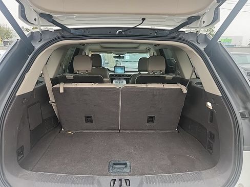 Used 2022 Lincoln Aviator 2WD w/ Premium Package image 18