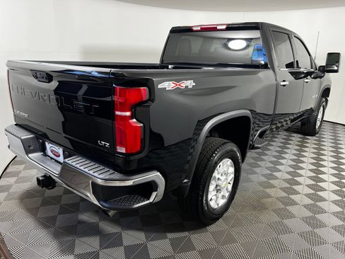 Used 2025 Chevrolet Silverado 2500 LTZ AWD/4WD image 5