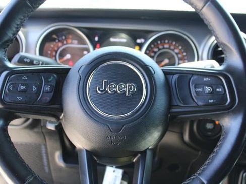 Used 2022 Jeep Wrangler Unlimited Sport AWD/4WD image 16