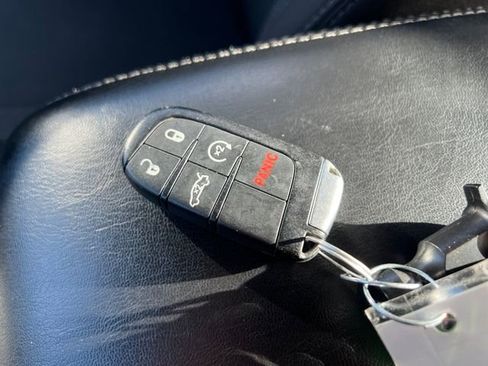 Used 2015 Dodge Charger SE w/ Popular Equipment Group image 29