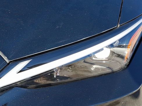 Used 2025 Lexus IS 350 F Sport image 10