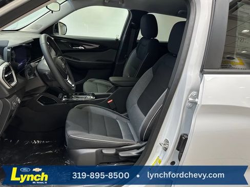 New 2026 Chevrolet TrailBlazer LT w/ Midnight Edition AWD/4WD image 5