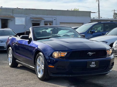 Used 2012 Ford Mustang V6 Premium 2dr Convertible image 1