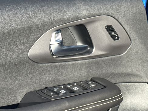New 2026 Chrysler Pacifica Select image 15