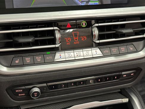 Used 2023 BMW M440i Convertible w/ Premium Package image 25