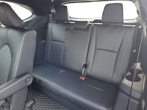 Used 2024 Toyota Highlander XLE image 23
