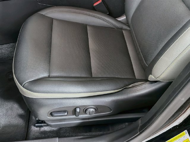 Used 2025 Chevrolet Trax ACTIV FWD image 21