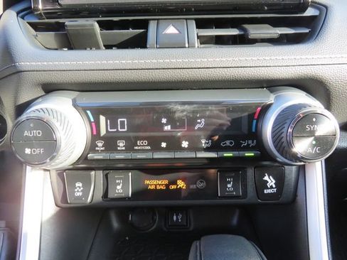 Used 2019 Toyota RAV4 XLE w/ Convenience Package image 25