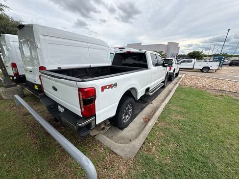 Used 2023 Ford F350 Lariat AWD/4WD image 3