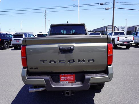 New 2026 Toyota Tacoma TRD Off-Road AWD/4WD image 11
