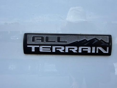 Used 2015 GMC Sierra 1500 SLE AWD/4WD image 9
