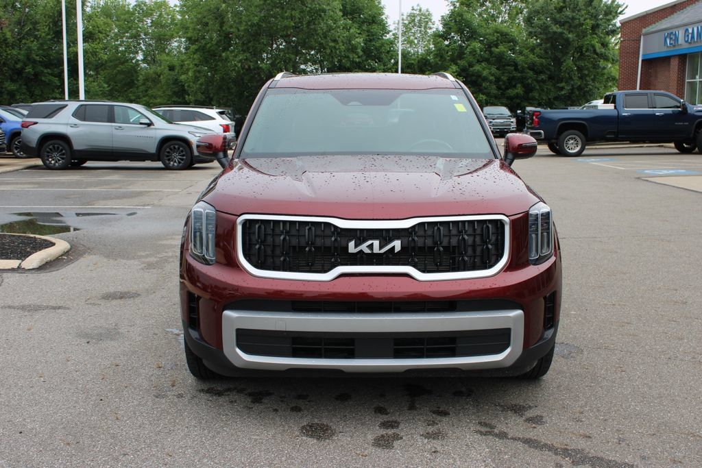 Used 2023 Kia Telluride EX w/ EX Captain's Chair Package AWD/4WD image 7