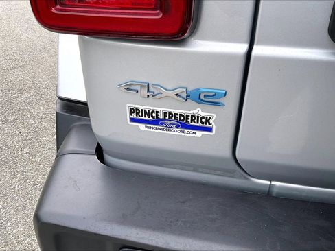 Used 2023 Jeep Wrangler Sahara w/ Cold Weather Group image 8