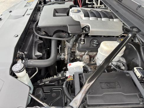 Used 2018 Cadillac Escalade Luxury RWD image 39